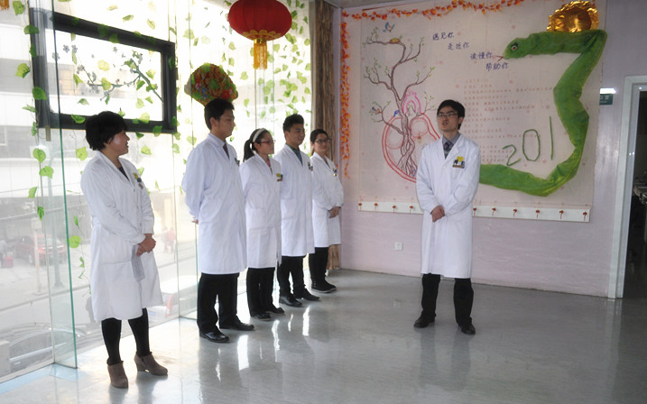 遇见你，走近你，读懂你，帮助你！2013年放射科的医生们继续传递正能量~！